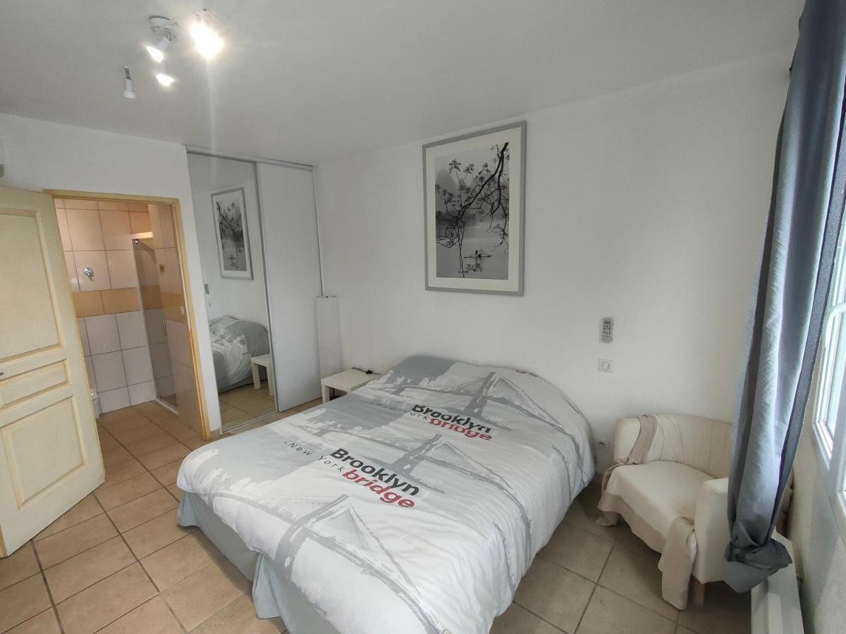 Logis Hotel Le Clos Saint Loup Bram Exterior photo